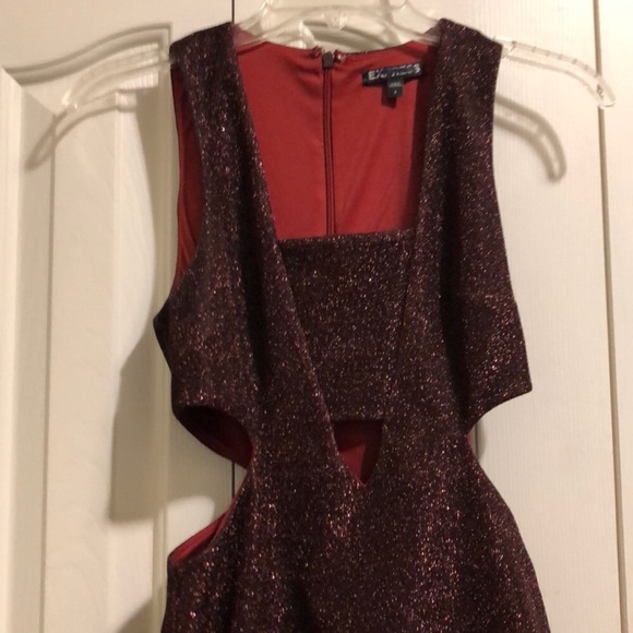 Express Dark Red Asymmetrical Mini w Cutouts - Picture 3 of 6